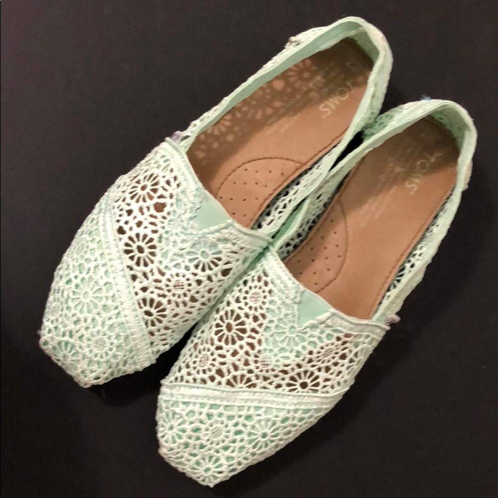 Tom gently used mint green crochet espadrilles 7.5